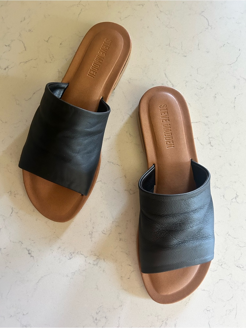 NWOT Steve Madden Soft Black Leather Wide Band Slide Sandals